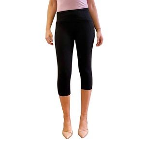 Athleta Black Cropped Capri Leggings Yoga Pants